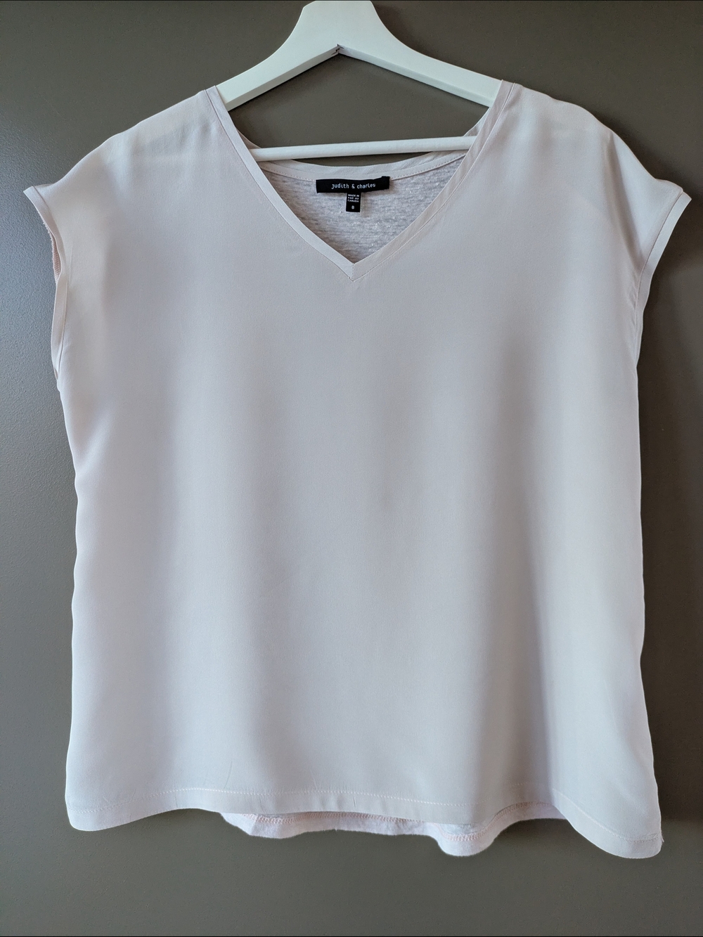 Judith & Charles Silk & Linen V-Neck Top Blush Beige Minimalist Size 8